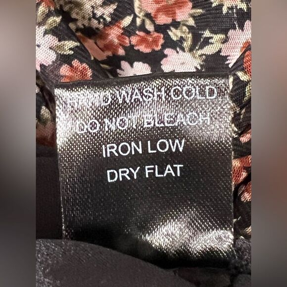 IRIS Floral Black and Pink MINI Dress 🔥 NWT 🔥 ruching 🔥 medium - Picture 4 of 6